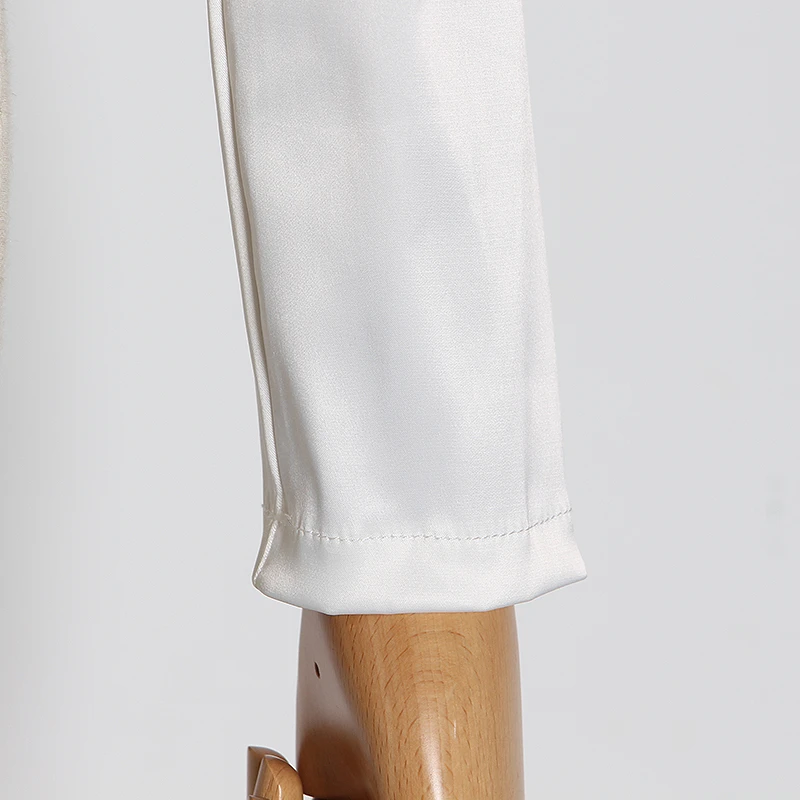 TWOTWINSTYLE Print Patchwork Lace Shirt For Women O Neck Puff Long Sleeve Tunic Slim Blouse Female Fashion Clothing 2020 Autumn
TWOTWINSTYLE Print Patchwork Lace Shirt For Women O Neck Puff Long Sleeve Tunic Slim Blouse Female Fashion Clothing 2020 Autumn