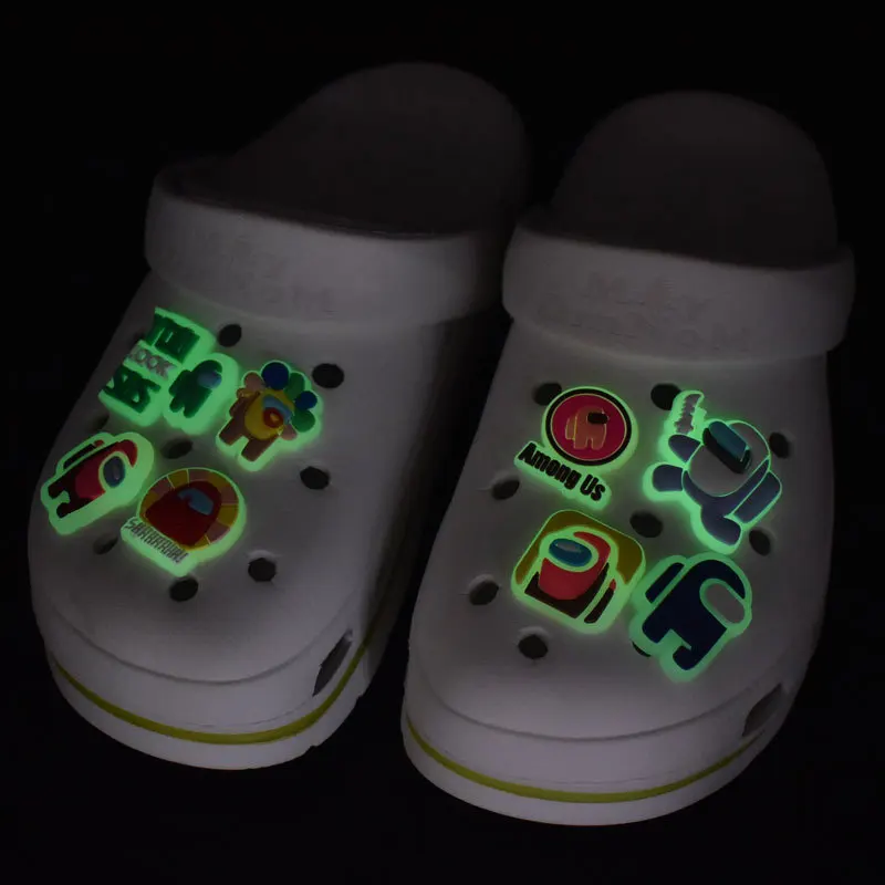 1Pcs Luminous Croc Charms Accessories Fashion Soft PVC Shoe Buckle Fluorescent Shoes accesories Kids Cartoon charms design
1Pcs Luminous Croc Charms Accessories Fashion Soft PVC Shoe Buckle Fluorescent Shoes accesories Kids Cartoon charms design