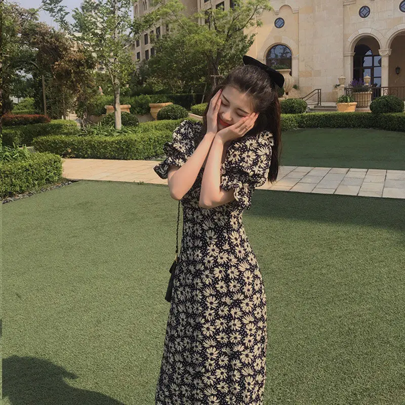 2021 Monet's Garden French Retro Square Neck Puff Sleeve Short Sleeve Dress Summer Waist Temperament Printed Long Skirt Big Size
2021 Monet's Garden French Retro Square Neck Puff Sleeve Short Sleeve Dress Summer Waist Temperament Printed Long Skirt Big Size