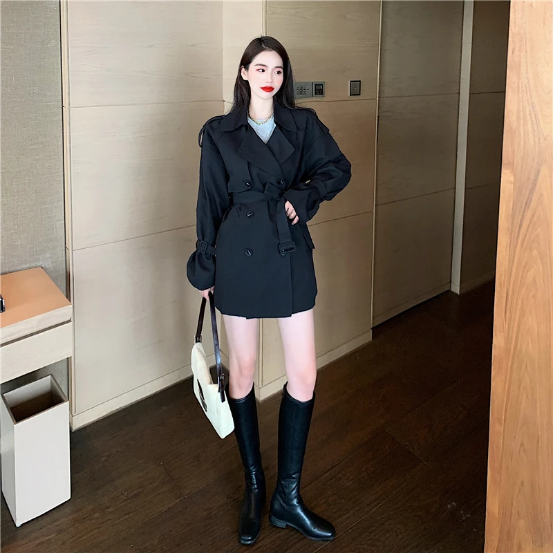New Autumn Winter Fashion Minimalist Women's Casual Trench Coat Sashes Windbreaker Loose Flare Sleeve Double Breasted Trench
New Autumn Winter Fashion Minimalist Women's Casual Trench Coat Sashes Windbreaker Loose Flare Sleeve Double Breasted Trench