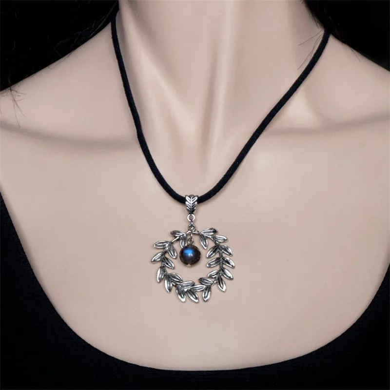New Fashion Round Crystal Bead Flower Bud Necklace Leather Cord Chain Necklace Hip Hop Punk Jewelry Ladies Gift
New Fashion Round Crystal Bead Flower Bud Necklace Leather Cord Chain Necklace Hip Hop Punk Jewelry Ladies Gift