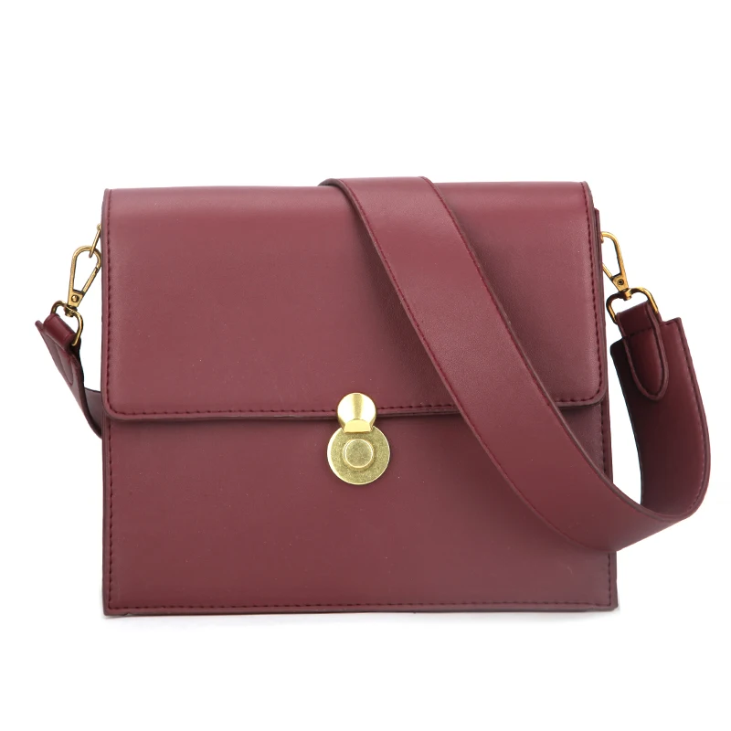 KOUROU Red Wedding Female Bag 2021 Fashion New Atmospheric Net Red Bridal Bag Simple Lock Single Shoulder Messenger Organ Bag
KOUROU Red Wedding Female Bag 2021 Fashion New Atmospheric Net Red Bridal Bag Simple Lock Single Shoulder Messenger Organ Bag