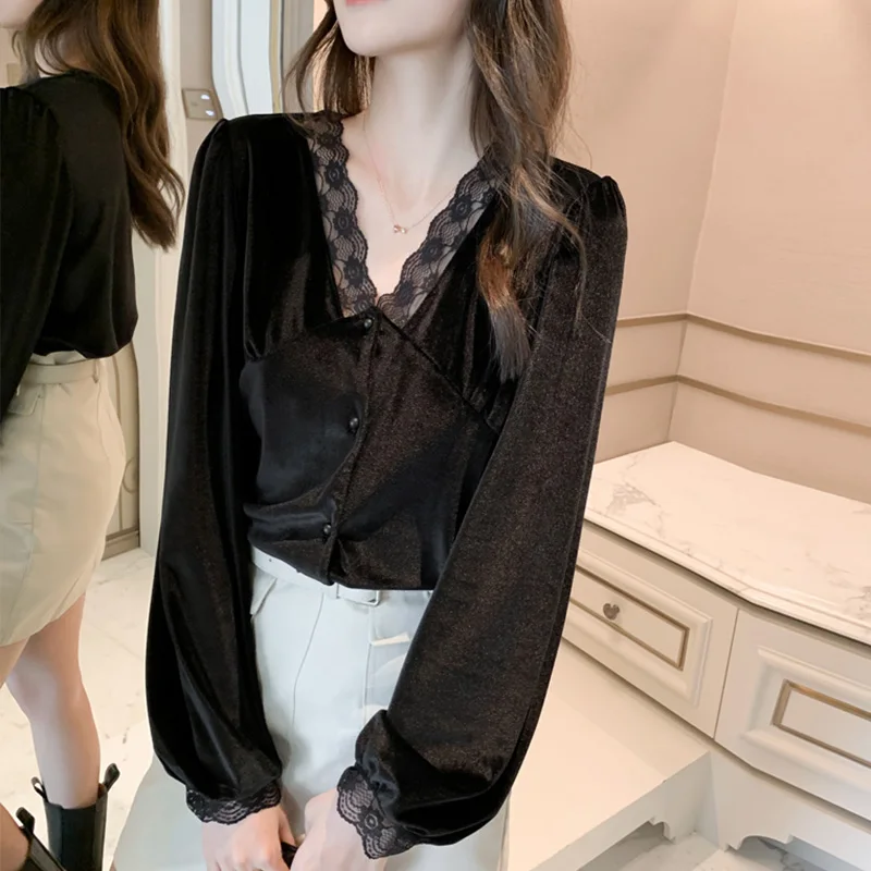 Korean Women Golden Velvet Shirt Lace Patchwork Blouse Spring Autumn Casual Loose Long Sleeve Fashion Elegant Shirt Streetwear
Korean Women Golden Velvet Shirt Lace Patchwork Blouse Spring Autumn Casual Loose Long Sleeve Fashion Elegant Shirt Streetwear