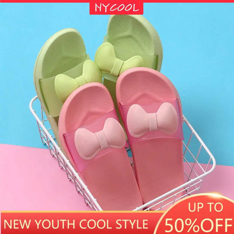 NYCOOL Ins красивые женские тапочки с бантом, модная Уличная обувь для девочек, Нескользящие мягкие домашние тапочки для купания, летние пляжные...
NYCOOL Ins красивые женские тапочки с бантом, модная Уличная обувь для девочек, Нескользящие мягкие домашние тапочки для купания, летние пляжные...