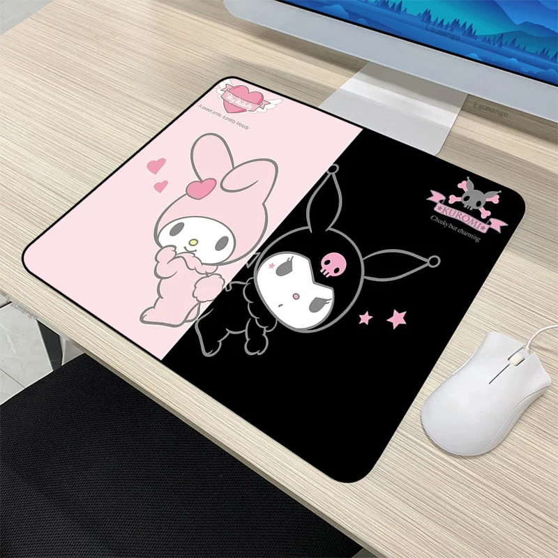 Маленький коврик для мыши с милыми мультяшными персонажами Kuromies, игровые аксессуары, коврик для клавиатуры и ноутбука, коврик для мыши, габа...
Маленький коврик для мыши с милыми мультяшными персонажами Kuromies, игровые аксессуары, коврик для клавиатуры и ноутбука, коврик для мыши, габа...
