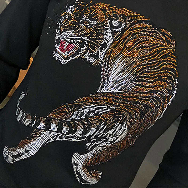 High quality hot drilling tiger suit Tiger pattern long-sleeved trousers body-building leisure clothing and
High quality hot drilling tiger suit Tiger pattern long-sleeved trousers body-building leisure clothing and