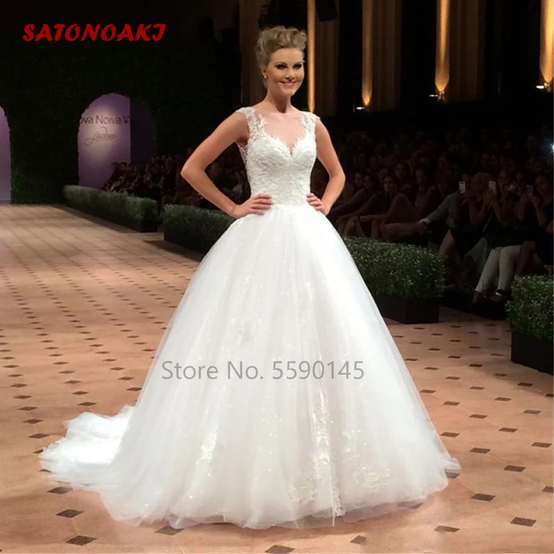 New Spring Garden Ball Gown Wedding Dress for Women Lace Sheer Applique Princesa Bridal Vestidos De Noiva Robe Mariage Online
New Spring Garden Ball Gown Wedding Dress for Women Lace Sheer Applique Princesa Bridal Vestidos De Noiva Robe Mariage Online
