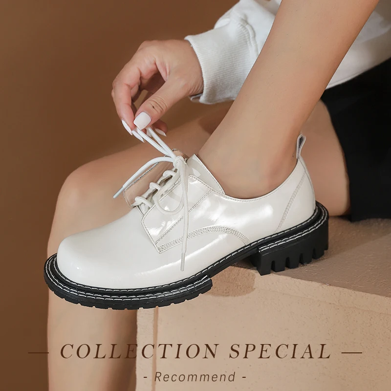 Osunlina Brand Woman's Flats Low Square Heels Elegant Round Toe White Cow Patent Leather Handmade Lady Casual Shoes Lady A335
Osunlina Brand Woman's Flats Low Square Heels Elegant Round Toe White Cow Patent Leather Handmade Lady Casual Shoes Lady A335