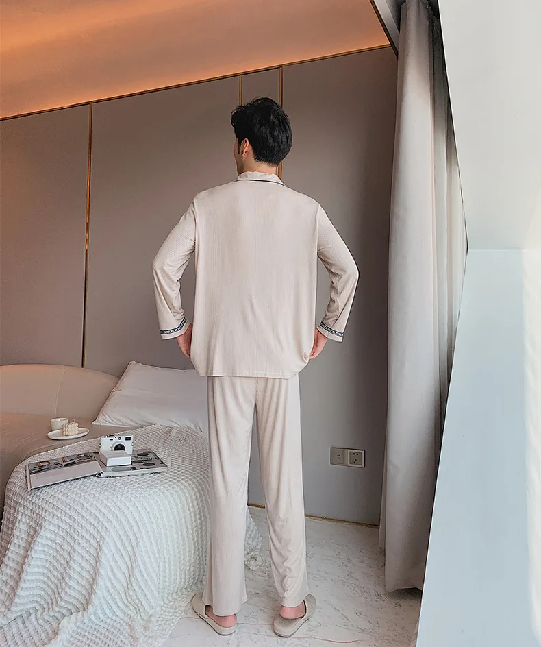 Pajama Set 20 Autumn and Winter New Men's Home Clothes Loose Large Size Long-sleeved Trousers Suit Sports and Leisure Pajamas
Pajama Set 20 Autumn and Winter New Men's Home Clothes Loose Large Size Long-sleeved Trousers Suit Sports and Leisure Pajamas