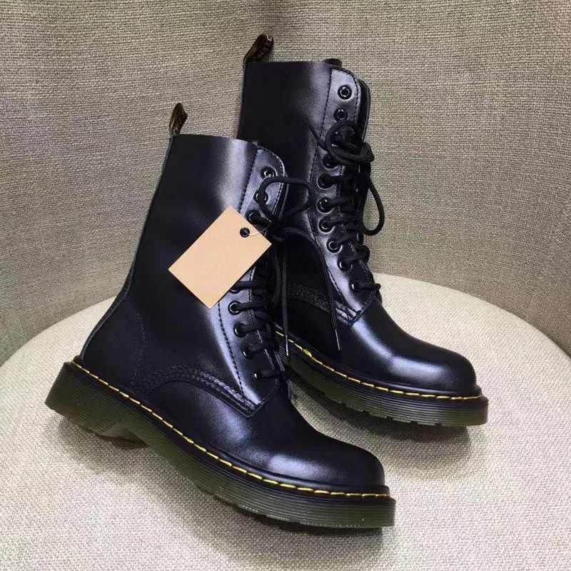 Ботинки Martin в британском стиле, новинка осень-зима 2020, кожаные короткие ботинки на плоской подошве, женские ботинки-трубы на толстом каблуке... 
Ботинки Martin в британском стиле, новинка осень-зима 2020, кожаные короткие ботинки на плоской подошве, женские ботинки-трубы на толстом каблуке...