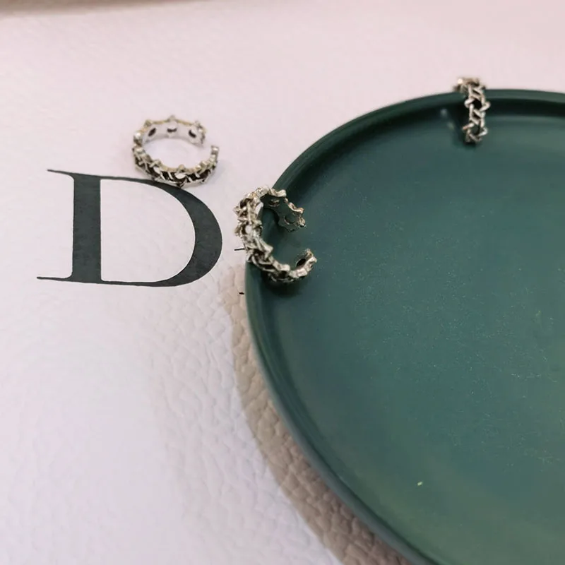 New Korean Retro Punk Style Makes The Old Six-Pointed Star Hollow Metal Woven Ring Fashion Accessories For Men And Women
New Korean Retro Punk Style Makes The Old Six-Pointed Star Hollow Metal Woven Ring Fashion Accessories For Men And Women