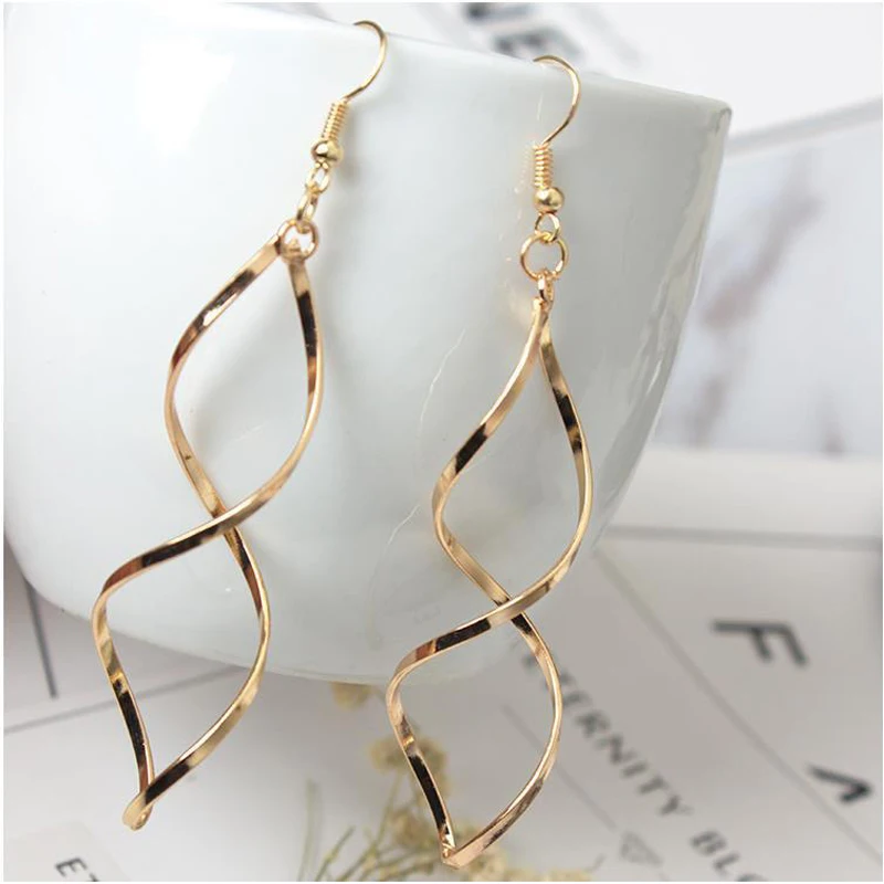 ZDMXJL 2020 New Women's Simple Spiral Curved Long Drop Earrings for Women Wave Design Fashion bride wedding jewelry earrings
ZDMXJL 2020 New Women's Simple Spiral Curved Long Drop Earrings for Women Wave Design Fashion bride wedding jewelry earrings