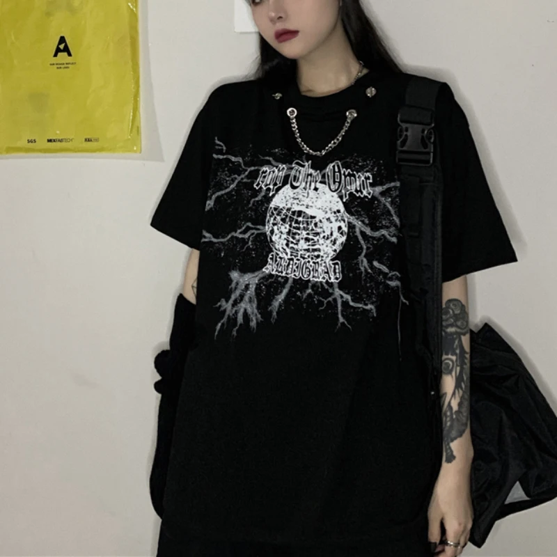 Zoki Harajuku женские футболки, летние готические черные длинные футболки с коротким рукавом и принтом, уличная одежда, футболка большого размера, свободные топы для девочек
Zoki Harajuku женские футболки, летние готические черные длинные футболки с коротким рукавом и принтом, уличная одежда, футболка большого размера, свободные топы для девочек