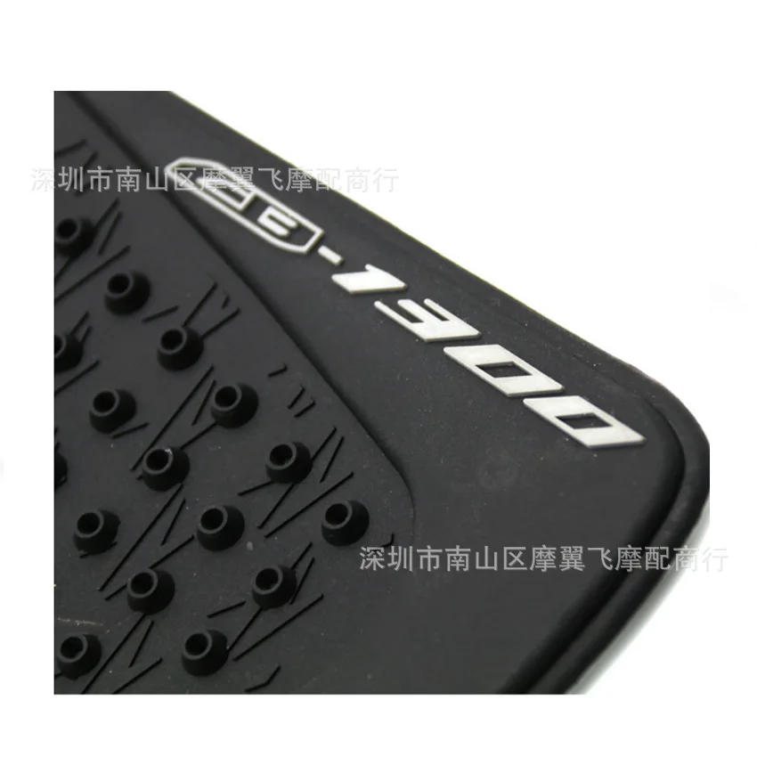 It is suitable for motorcycle cb1300 refitted from 2006 to 2015 with heat insulation side and knee antiskid stickers for fuel
It is suitable for motorcycle cb1300 refitted from 2006 to 2015 with heat insulation side and knee antiskid stickers for fuel