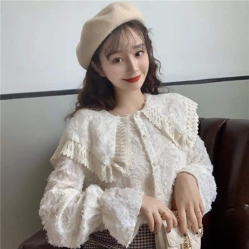 Spring and Autumn 2021 new retro French style foreign style doll collar loose design long sleeve shirt women
Spring and Autumn 2021 new retro French style foreign style doll collar loose design long sleeve shirt women