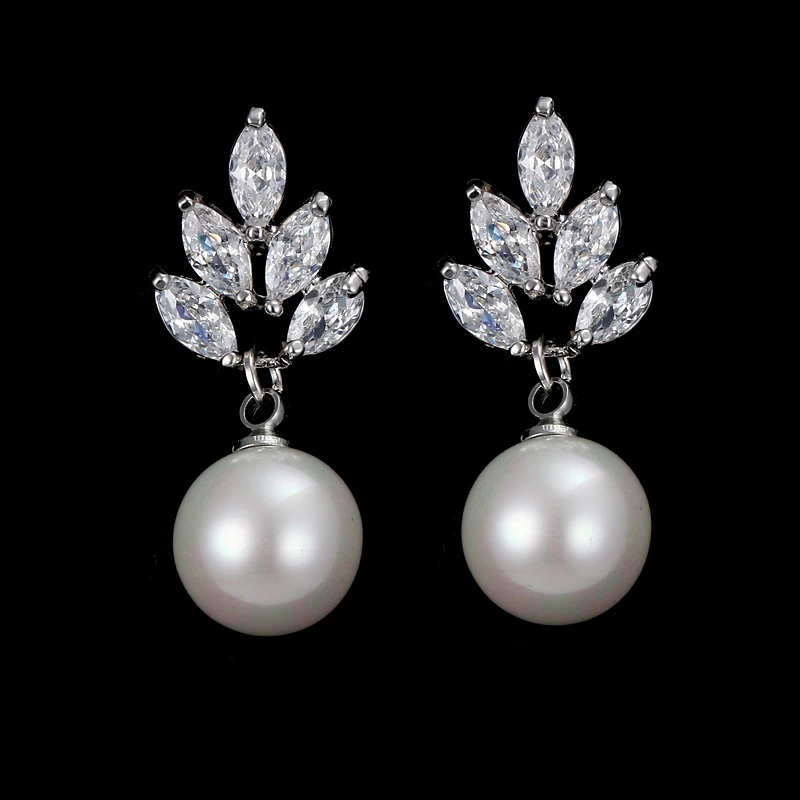 The Latest Personalization Imitation Pearls Cubic Zirconia Dangle Earrings Sports and Leisure Drop Earings Fashion Jewelry 2022
The Latest Personalization Imitation Pearls Cubic Zirconia Dangle Earrings Sports and Leisure Drop Earings Fashion Jewelry 2022