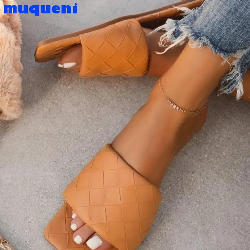 Women Sandals Style Summer 2021 Flat Rubber Shoes Leather Slides Plus Size 35-43 Zapatillas Mujer Casa Sapatos Femininos
Women Sandals Style Summer 2021 Flat Rubber Shoes Leather Slides Plus Size 35-43 Zapatillas Mujer Casa Sapatos Femininos