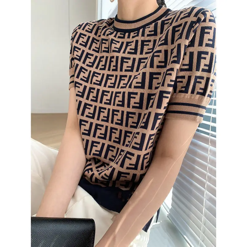 High-end fashion foreign style classic letter coat women's 2021 summer new printed round neck thin knitted short sleeves 
High-end fashion foreign style classic letter coat women's 2021 summer new printed round neck thin knitted short sleeves