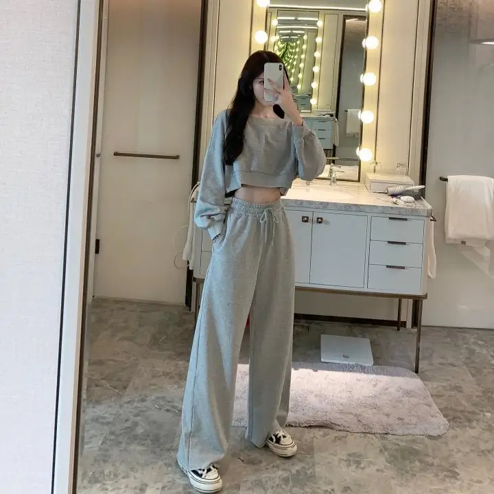 Spring 2021 new short vests slim wide leg pants net red two-piece fashion age slim Outfits women
Spring 2021 new short vests slim wide leg pants net red two-piece fashion age slim Outfits women