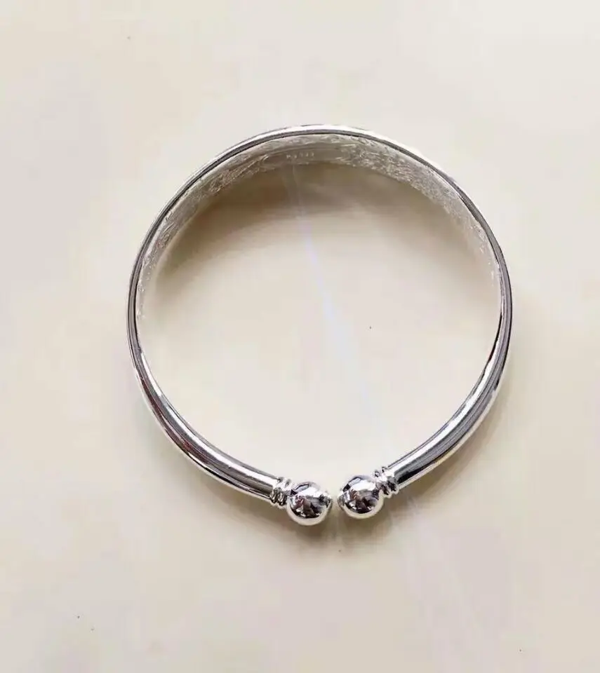 YPD2168 s999 pure silver bracelet with opening and glossy face to Pearl lady's Silver Bracelet
YPD2168 s999 pure silver bracelet with opening and glossy face to Pearl lady's Silver Bracelet