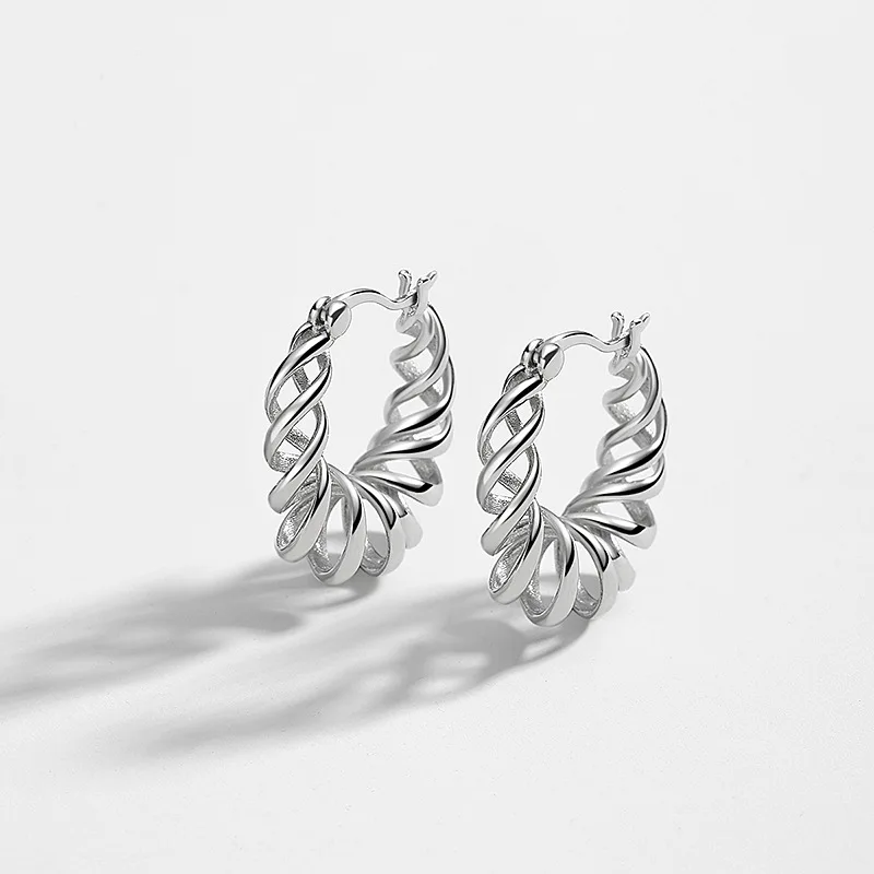 MLKENLY Exaggerated spiral hollow twist earrings 100% 925 sterling silver earrings female French elegant accessories 
MLKENLY Exaggerated spiral hollow twist earrings 100% 925 sterling silver earrings female French elegant accessories