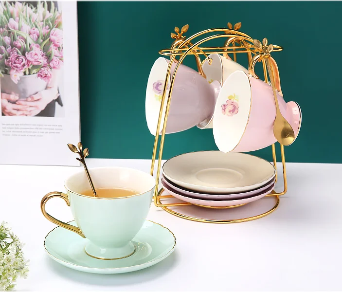European Luxury Bone China Ceramic Cup With Spoon Creative Home Afternoon Tea Cup Luxury Coffee Tazas Cup And Saucer Set BA60BYD
European Luxury Bone China Ceramic Cup With Spoon Creative Home Afternoon Tea Cup Luxury Coffee Tazas Cup And Saucer Set BA60BYD