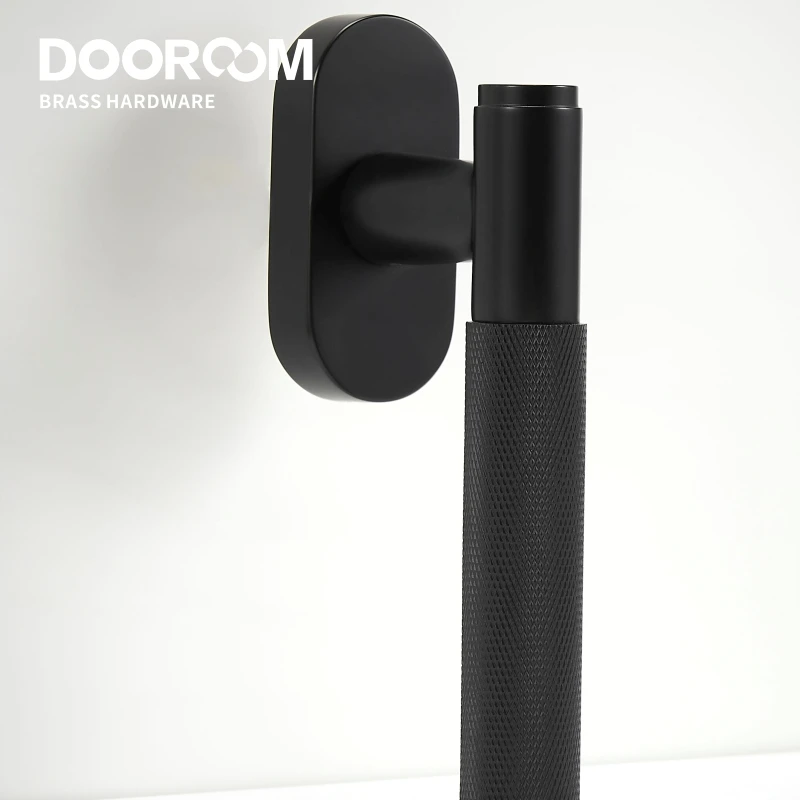 Латунная ручка для оконного замка DOOROOM
Латунная ручка для оконного замка DOOROOM