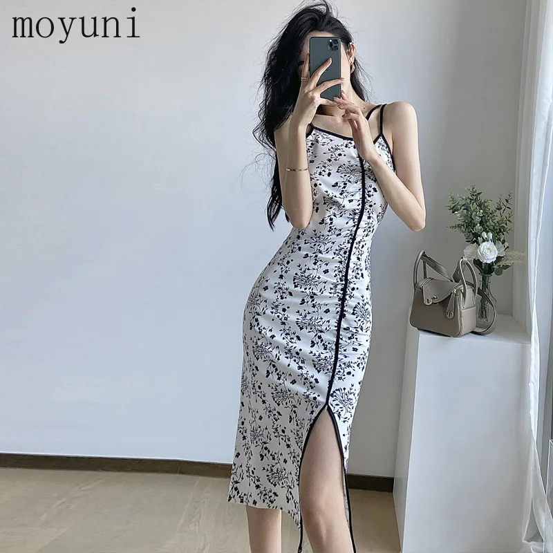 Summer Ladies V-neck Chest-Flattering Sneaky Design Printed Midi Skirt Slim-Fit Suspender Cheongsam Split Dress for Women Kpop
Summer Ladies V-neck Chest-Flattering Sneaky Design Printed Midi Skirt Slim-Fit Suspender Cheongsam Split Dress for Women Kpop
