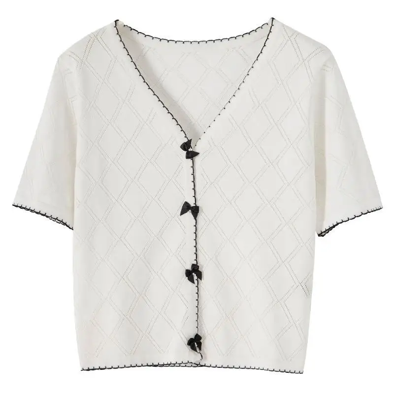 2021 summer new season butterfly knot lightweight short sleeve V-neck T-shirt women's jacket
2021 summer new season butterfly knot lightweight short sleeve V-neck T-shirt women's jacket