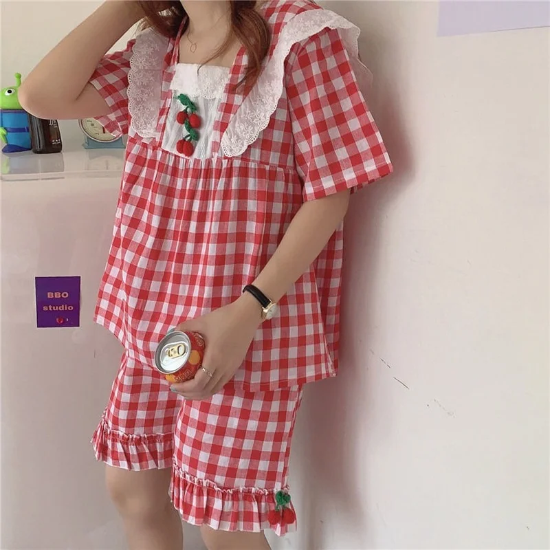 Korean Plaid Sleepwear Princess Style Pajamas for Women Summer Two Piece Set Pyjamas Sweet Cherry Lace Decoration Pijamas Nighty
Korean Plaid Sleepwear Princess Style Pajamas for Women Summer Two Piece Set Pyjamas Sweet Cherry Lace Decoration Pijamas Nighty