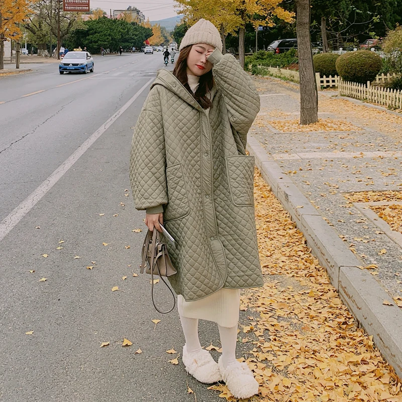 Vintage Green Color Luxury women Cotton padded long winter coat female Casual High street loose overcoat S273.
Vintage Green Color Luxury women Cotton padded long winter coat female Casual High street loose overcoat S273.
