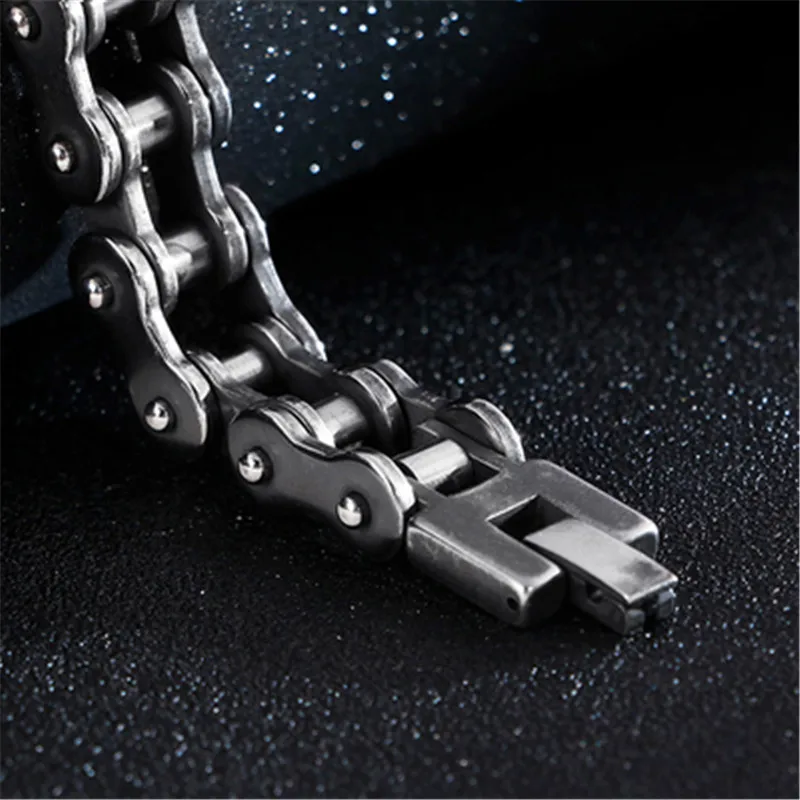 Retro Bicycle Chain Titanium Steel Bracelet Men's Personality Motorcycle Chain Bracelet Punk Fashion Hand Adornment Nightclub
Retro Bicycle Chain Titanium Steel Bracelet Men's Personality Motorcycle Chain Bracelet Punk Fashion Hand Adornment Nightclub