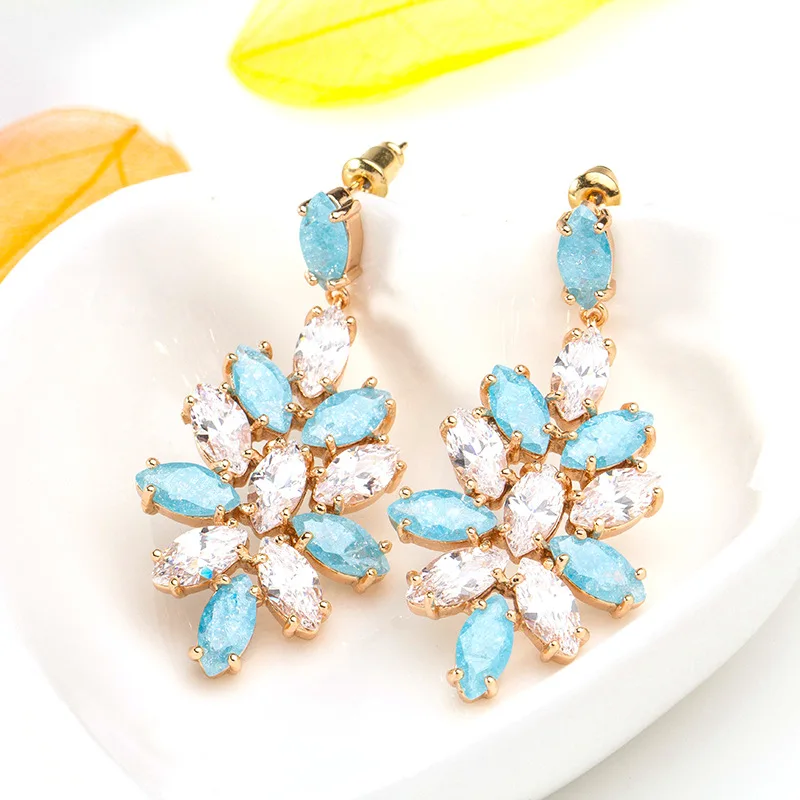 Ant Angel 2021 new earrings with zircon inlaid boutique suitable for life color copper pendant earrings for women
Ant Angel 2021 new earrings with zircon inlaid boutique suitable for life color copper pendant earrings for women