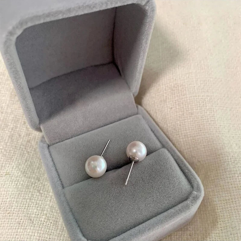 Momiji Fashion Freshwater Pearls Ear Studs for Women Charm Simple Retro All-match Freshwater Pearls Ear Studs Set
Momiji Fashion Freshwater Pearls Ear Studs for Women Charm Simple Retro All-match Freshwater Pearls Ear Studs Set