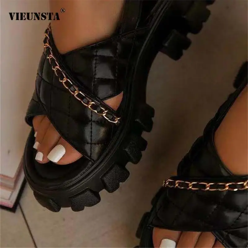 Женские шлепанцы с открытым носком, на толстой танкетке и высоком каблуке
Женские шлепанцы с открытым носком, на толстой танкетке и высоком каблуке