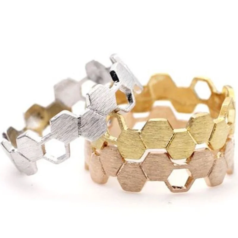 3 pcs/set Unique Women's Three-color Geometric Hexagon Fashion Simple Ring Exquisite Honeycomb Casual Party Girlfriend Ring 
3 pcs/set Unique Women's Three-color Geometric Hexagon Fashion Simple Ring Exquisite Honeycomb Casual Party Girlfriend Ring
