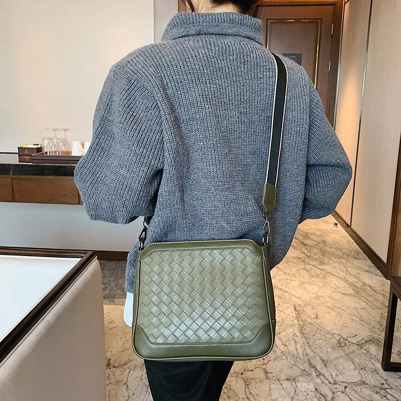 Luxury Women Handbags 2021 Female Shoulder Crossbody Bags Pu Leather New Fashion Solid Color Elegant High Quality Square Bags
Luxury Women Handbags 2021 Female Shoulder Crossbody Bags Pu Leather New Fashion Solid Color Elegant High Quality Square Bags