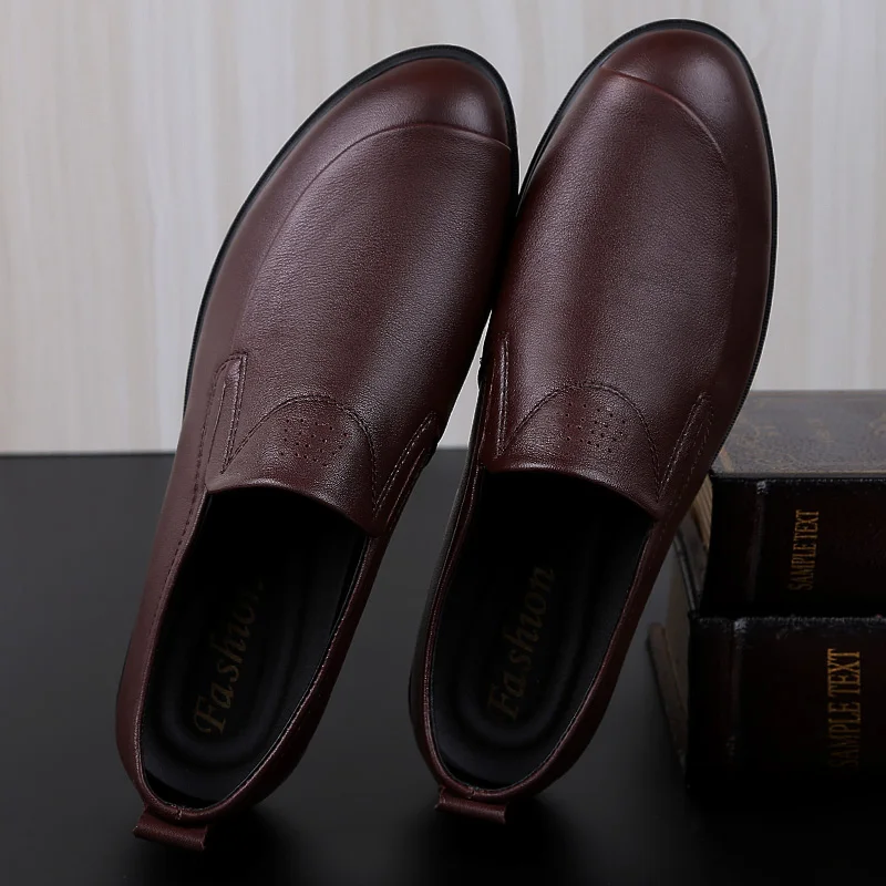 Luxury Brand Summer Men Casual Shoes Genuine Leather Loafers Men Breathable Moccasins Slip On Italian Boat Shoes Plus Size 37-45
Luxury Brand Summer Men Casual Shoes Genuine Leather Loafers Men Breathable Moccasins Slip On Italian Boat Shoes Plus Size 37-45