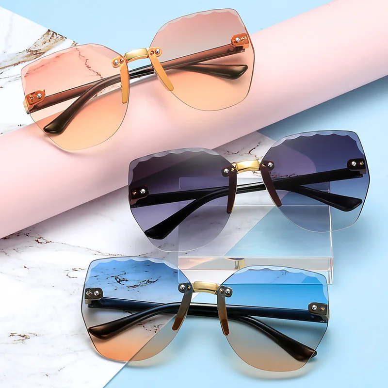 New Frameless Cut-edge Trimming Children Sunglasses Square Crystal Candy Color Baby Decorative Designer Fashion Sunglasses Tide
New Frameless Cut-edge Trimming Children Sunglasses Square Crystal Candy Color Baby Decorative Designer Fashion Sunglasses Tide