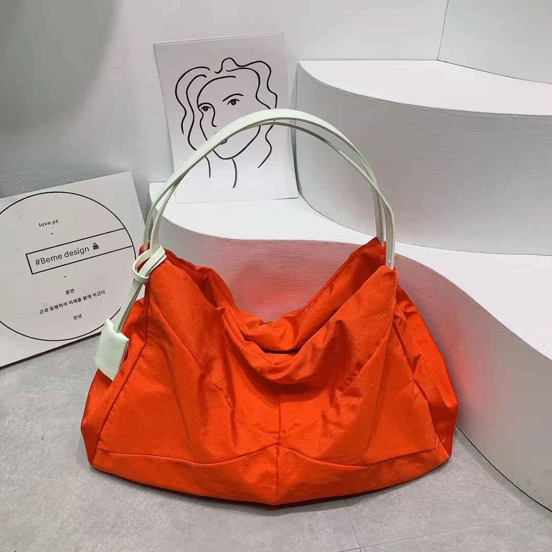 Bags 2021 New Korean Version Shoulder Portable Handbags Casual Temperament Simple Woven Fabric Daily Large-capacity Shopper Bag
Bags 2021 New Korean Version Shoulder Portable Handbags Casual Temperament Simple Woven Fabric Daily Large-capacity Shopper Bag