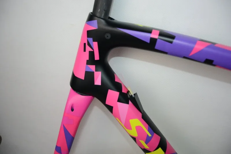 Taiwan SL6 Frame New Listing works 1: 1 mold carbon road frame in color rim brake or disc brake version road bike carbon frame
Taiwan SL6 Frame New Listing works 1: 1 mold carbon road frame in color rim brake or disc brake version road bike carbon frame