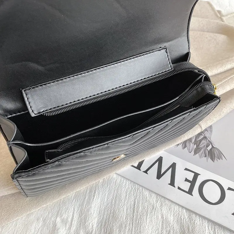 Women Fashionable Shoulder Bags Double G New Female Messenger Bag Handbag Chain Wild Crack Printing Wild Crossbody Bags
Women Fashionable Shoulder Bags Double G New Female Messenger Bag Handbag Chain Wild Crack Printing Wild Crossbody Bags