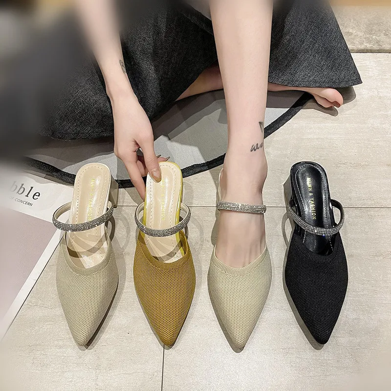 Shoes Women Cover Toe Female Slippers Square heel Luxury Slides Med Mules Sexy Jelly Flip Flops Soft 2021 Pointed Block Designe
Shoes Women Cover Toe Female Slippers Square heel Luxury Slides Med Mules Sexy Jelly Flip Flops Soft 2021 Pointed Block Designe