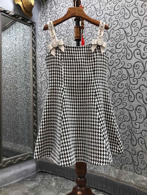 Новинка 2021, женское модное облегающее платье с бантом на лямках, модель 1008 года
Новинка 2021, женское модное облегающее платье с бантом на лямках, модель 1008 года