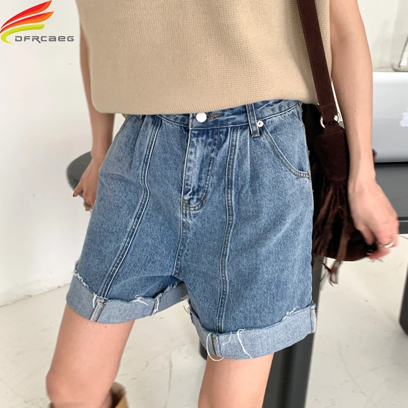 Streetwear Women's Denim Shorts Summer 2021 New Fashionable Cool High Waist Crimping Blue Short Jeans Casual Short Feminino
Streetwear Women's Denim Shorts Summer 2021 New Fashionable Cool High Waist Crimping Blue Short Jeans Casual Short Feminino