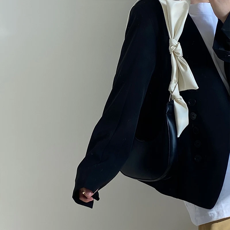 Niche design women's bag 2021 Korean version of the new cute bow one-shoulder bag handbag handbag underarm bag
Niche design women's bag 2021 Korean version of the new cute bow one-shoulder bag handbag handbag underarm bag