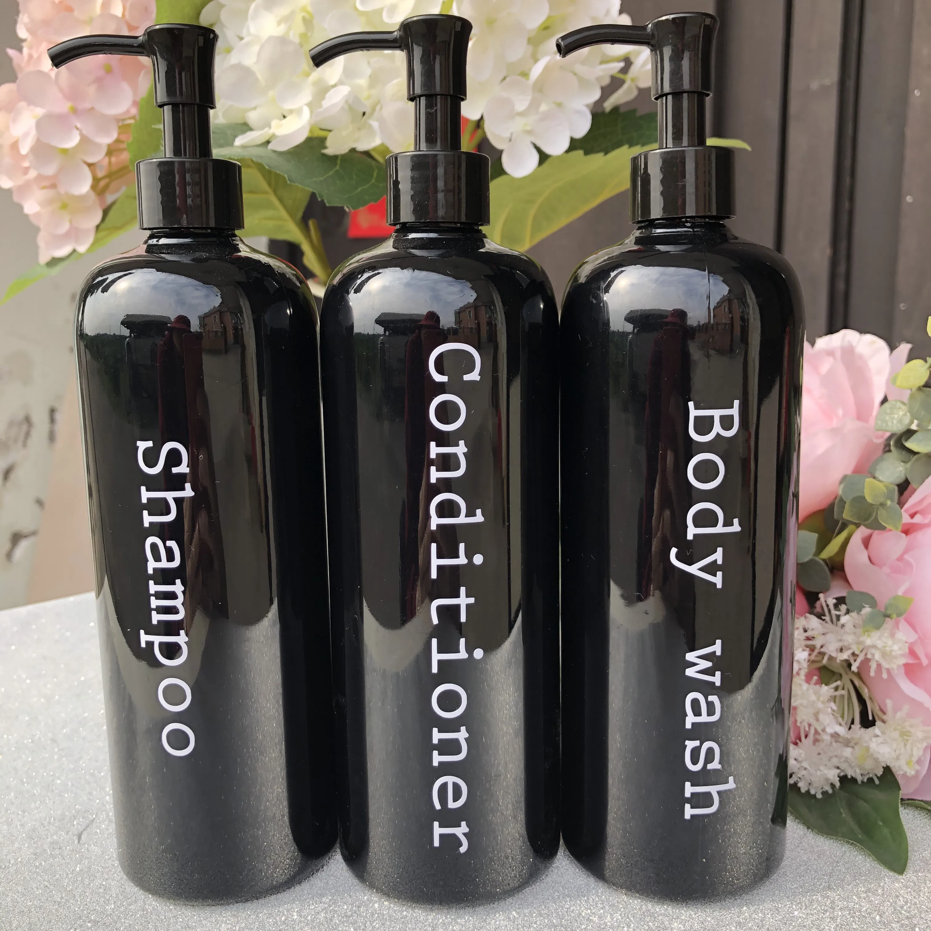 Personalized Black Refillable Shampoo Bottle 500ml Custom name Bathroom Storage shower gel bottles Shower Gift Modern
Personalized Black Refillable Shampoo Bottle 500ml Custom name Bathroom Storage shower gel bottles Shower Gift Modern