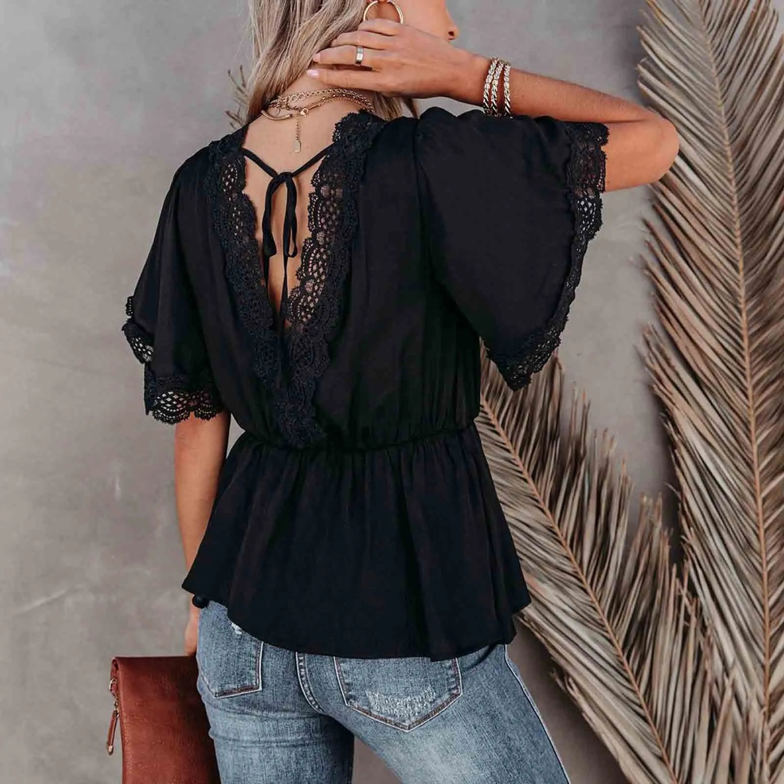 White Lace Blouse Elegant Women Sexy Chiffon Blouse V-neck Plus Size Top Femme Woman Summer Top Tunics Chemise Femme 2021 M-3xl
White Lace Blouse Elegant Women Sexy Chiffon Blouse V-neck Plus Size Top Femme Woman Summer Top Tunics Chemise Femme 2021 M-3xl