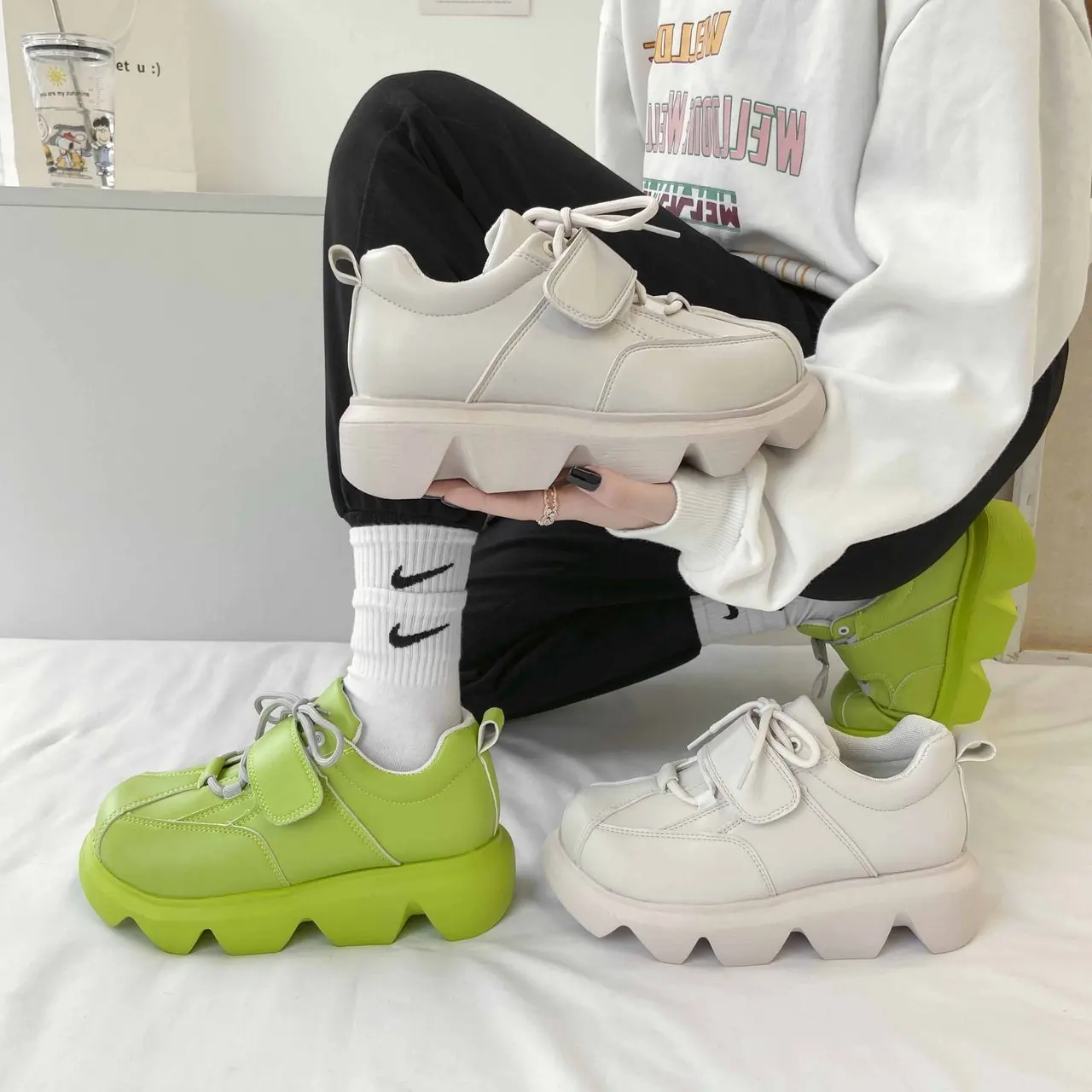 2021 Spring New Fashion Women Casual Lace Up Thick Bottom Walking Shoes Woman Non Slip Candy Color Sneakers
2021 Spring New Fashion Women Casual Lace Up Thick Bottom Walking Shoes Woman Non Slip Candy Color Sneakers