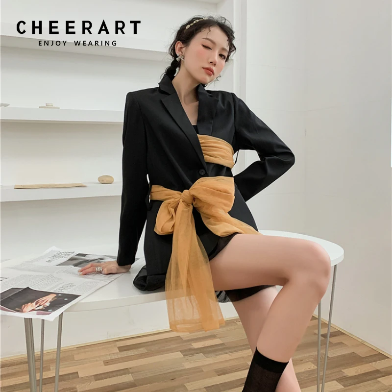 Дизайнерский сетчатый черный блейзер CHEERART с бантом осень 2021 Женская мода пальто элегантные куртки для женщин 2021 женские костюмы одежда
Дизайнерский сетчатый черный блейзер CHEERART с бантом осень 2021 Женская мода пальто элегантные куртки для женщин 2021 женские костюмы одежда